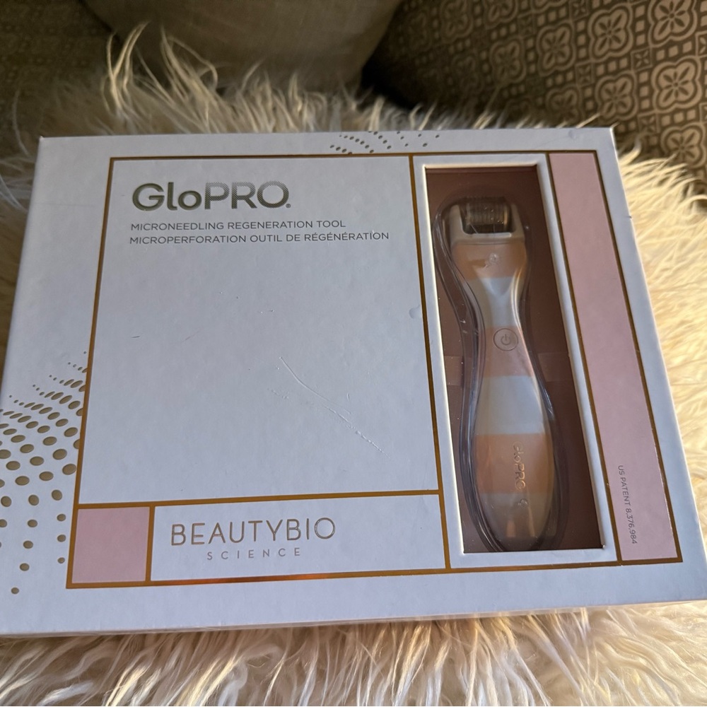 BeautyBio GloPRO Microneedling Tool - White and Gold